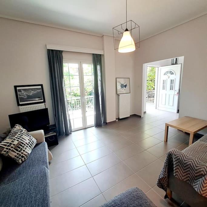 20' From The Airport,20' From The Center Of Athens Apartment ภายนอก รูปภาพ
