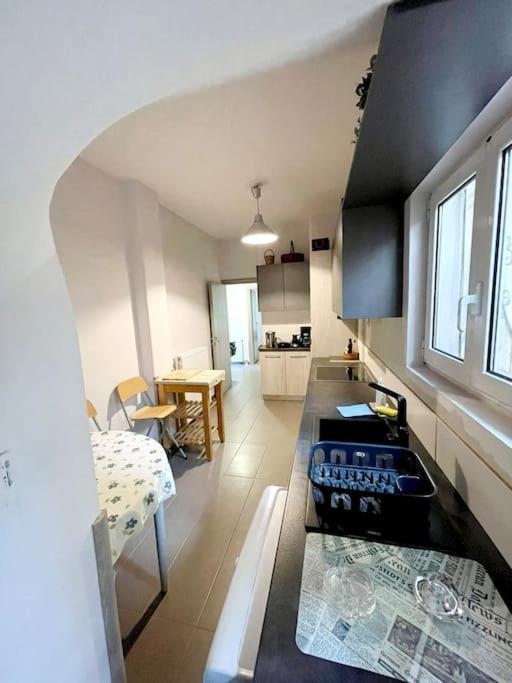20' From The Airport,20' From The Center Of Athens Apartment ภายนอก รูปภาพ