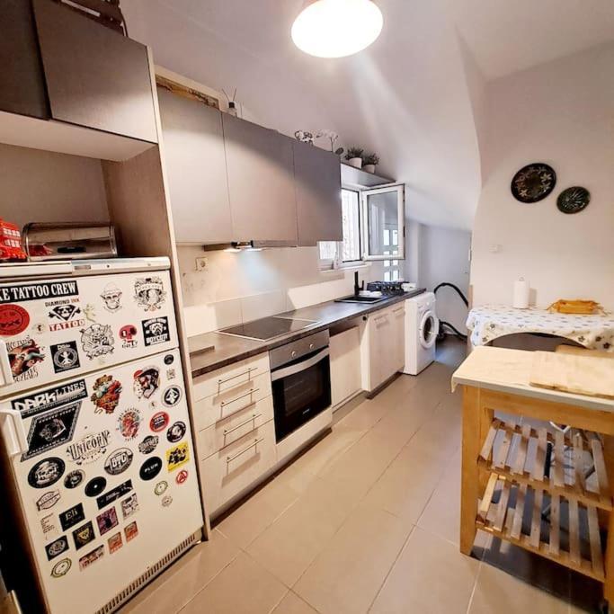 20' From The Airport,20' From The Center Of Athens Apartment ภายนอก รูปภาพ
